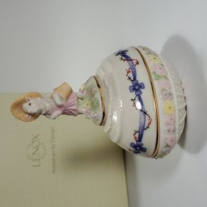 Lenox "The 2012 Little Piggy Easter Egg"